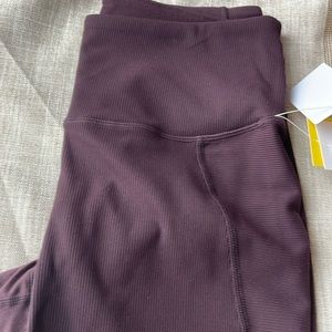 Women Zella NWT Leggings Workout Yuga Size Medium